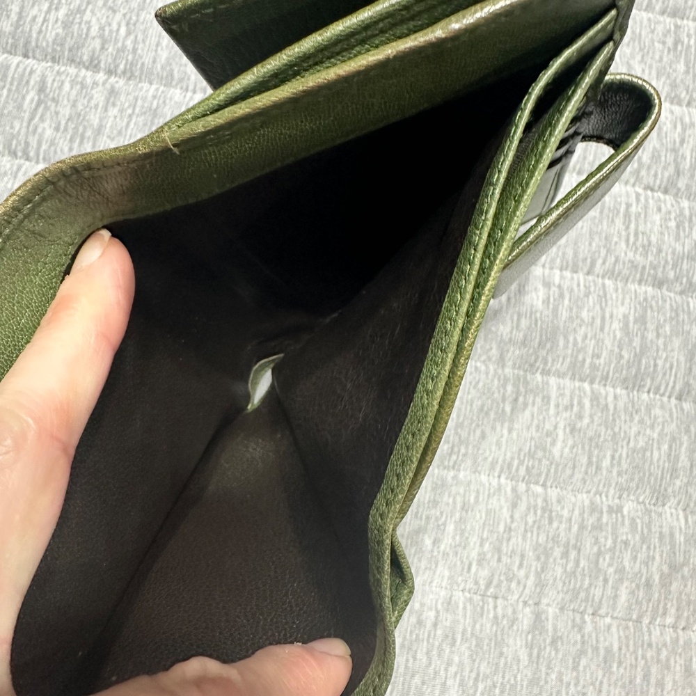 Gucci Studded Interlocking GG compact wallet with COA - Picture 4 of 13